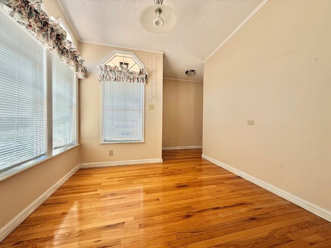 Foto del edificio - Large and Spacious 3/3 on near half acre NO HOA!