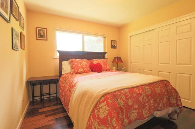 Foto del edificio - 6600 Guerneville Rd