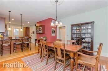Building Photo - 3 br, 1 bath  - 16 Primrose St # 2S