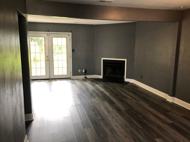Building Photo - 5611 Gregory Ct