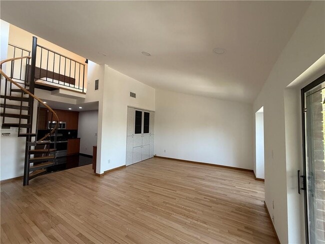 Foto del edificio - 2812 E 27th St