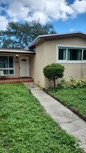 Building Photo - 948 SW 49th Terrace