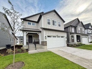 Building Photo - 3759 950 N