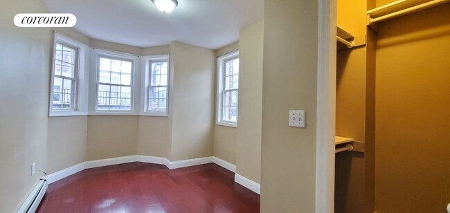 Building Photo - 60 Herriot St