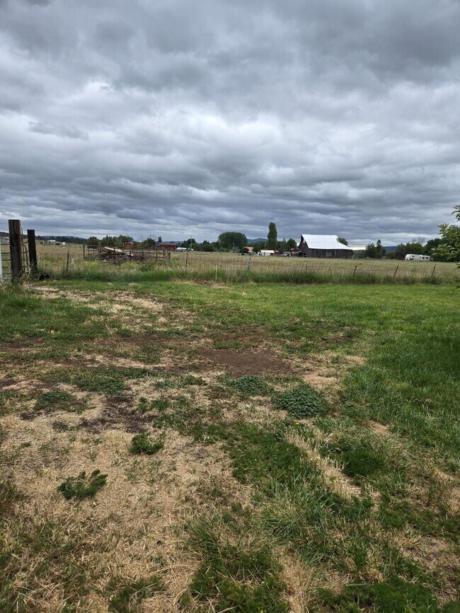 Building Photo - 12817 Highway 66
