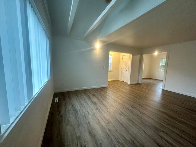 Foto del edificio - 2525 SE Thompson St