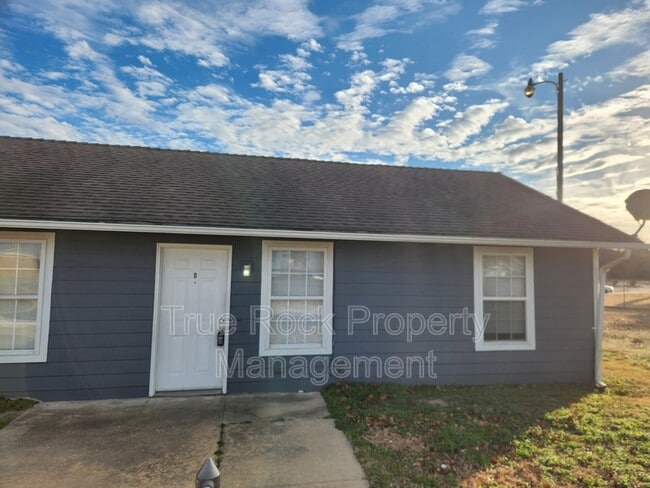 Foto del edificio - 218 E 14th St