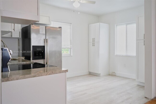 Foto del edificio - 3770 SW 27th St