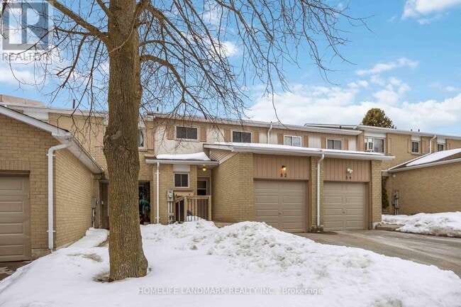 Photo du bâtiment - 700 Harmony Rd N