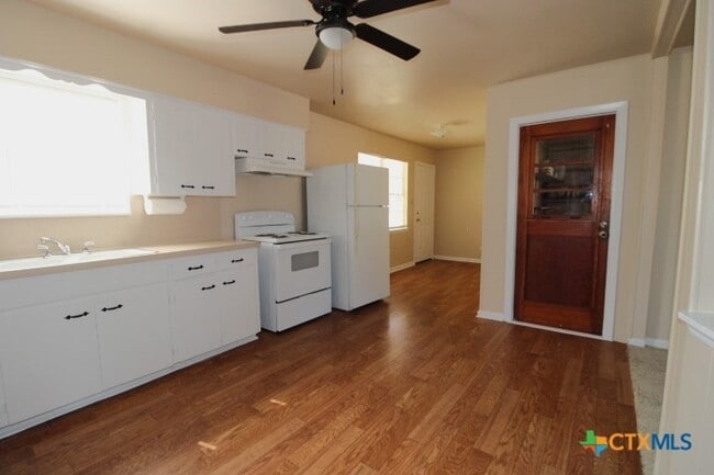 Building Photo - 2107 Brantley Ave