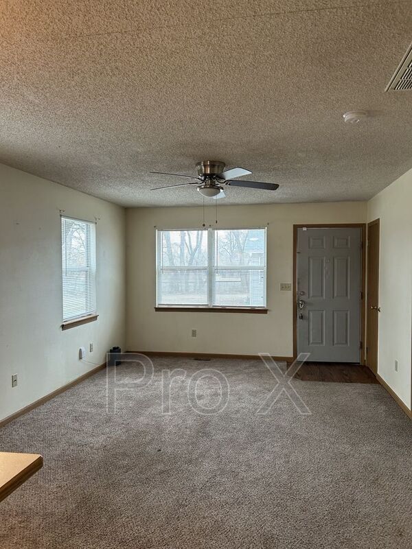 Foto del edificio - 810 E Jackson St
