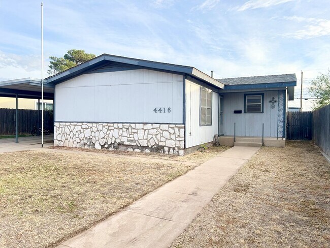 Foto del edificio - 4416 Redbud Ave