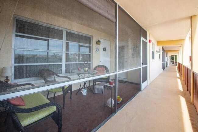 Foto del edificio - 651 Pine Dr