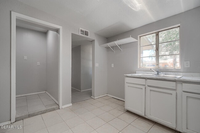 Building Photo - 10368 Potencia Dr