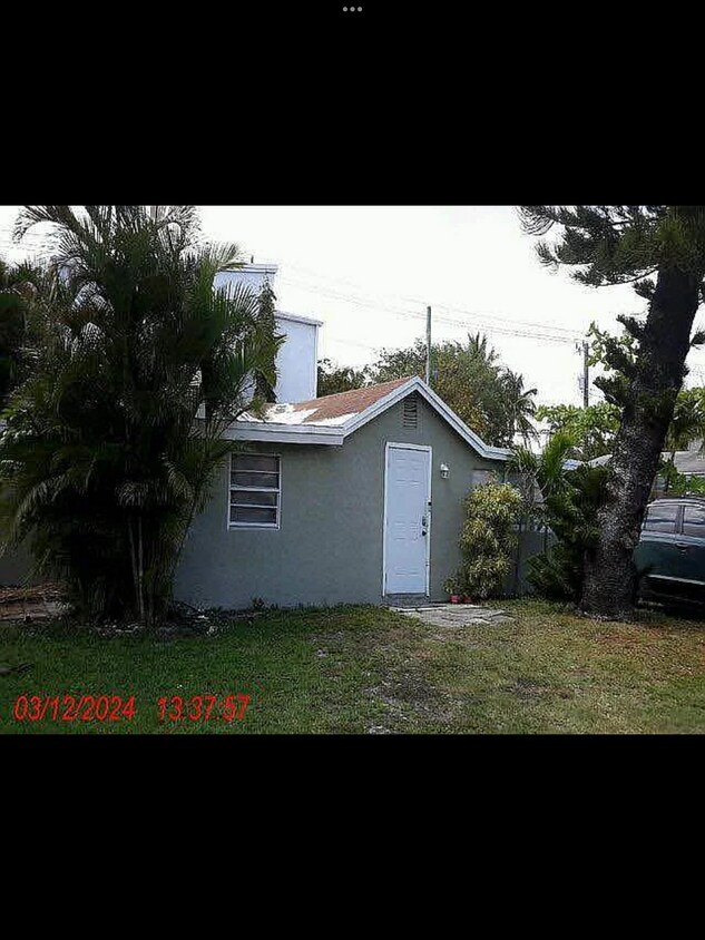 Foto principal - 605 NE 27th St