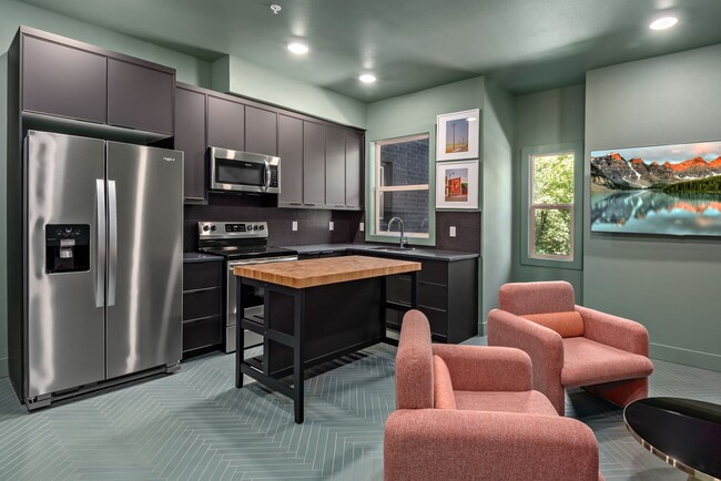 Foto del edificio - Rooms for Rent on Capitol Hill!