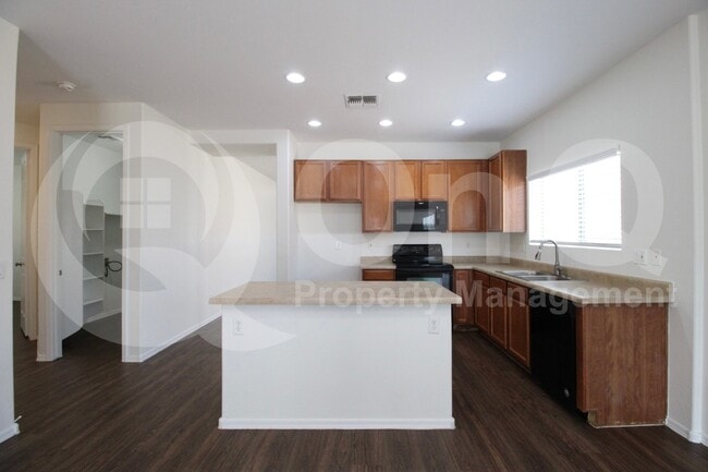 Building Photo - 2839 W Allens Peak Dr