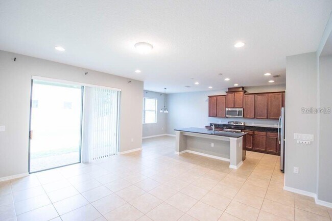 Building Photo - 5120 Sorrento Blvd W