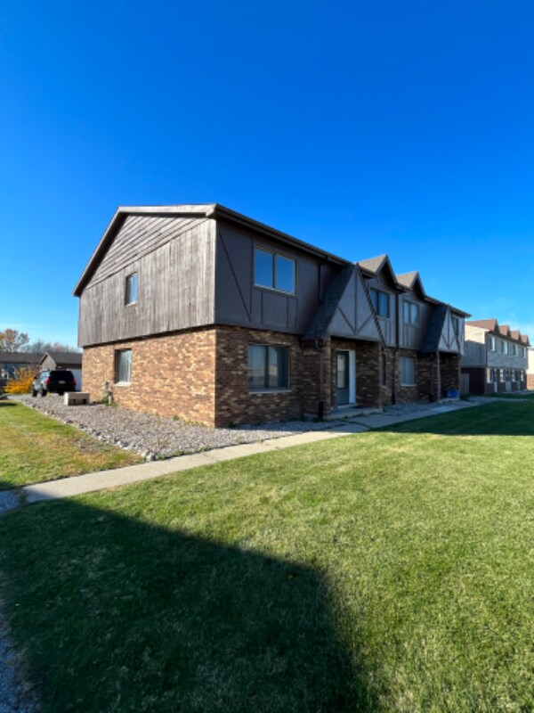 Primary Photo - 7432 Whitcomb St