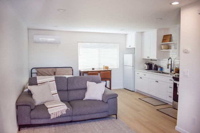 Building Photo - 4718 W Ave L 6