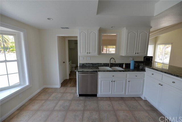 Building Photo - 26745 Avenida Las Palmas
