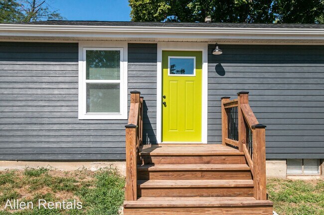 Building Photo - 4 br, 2 bath House - 1810 Elaine Drive