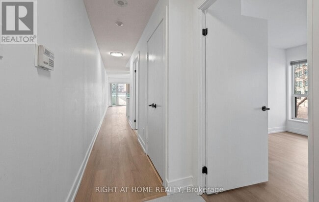 Building Photo - 600 Queens Quay W