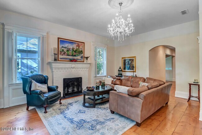 Foto del edificio - 68 Saragossa St