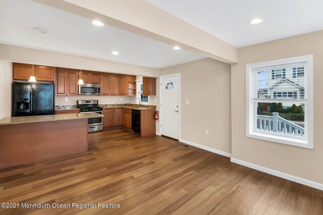Foto del edificio - 710 Monmouth Pkwy