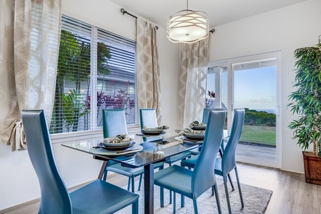 Building Photo - Kehalani 3 bedroom 2.5 bath ocean views  -...