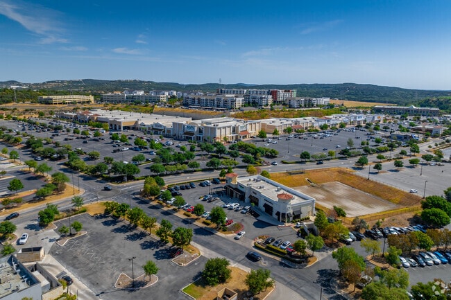 The Rim is full of every type of store one can think of in Terra Mont.