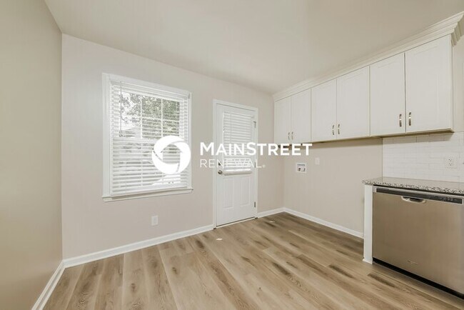 Building Photo - 3 Bedroom Pet-Friendly Home in Winston-Sal...