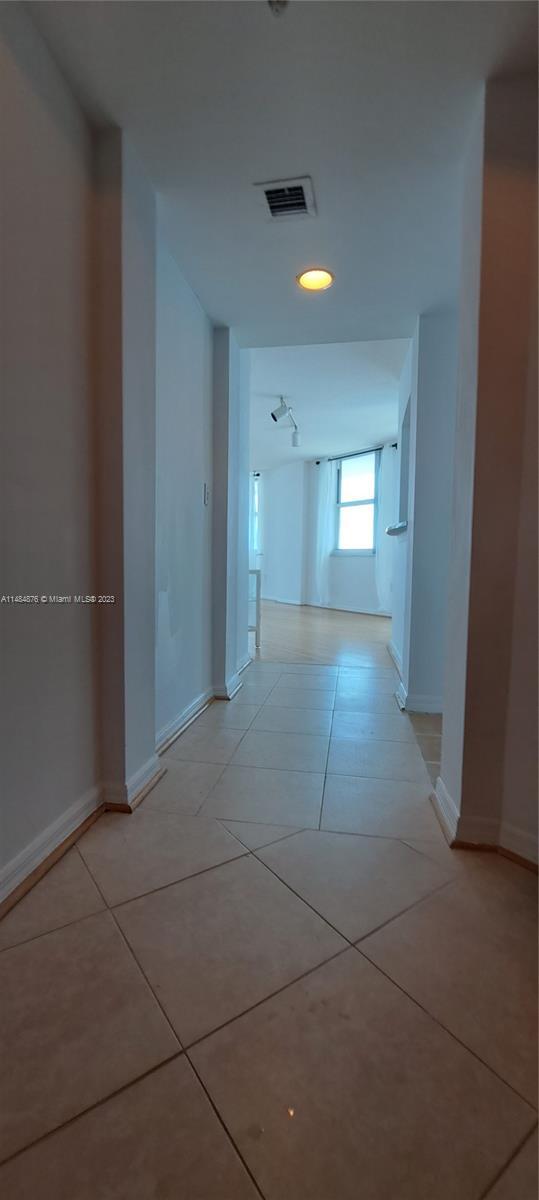 Building Photo - 9201 Collins Ave