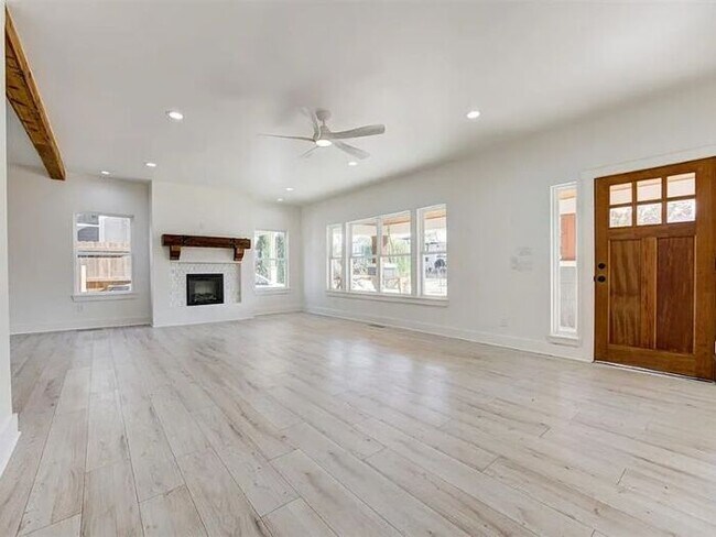 Foto del edificio - 213 NE 14th St