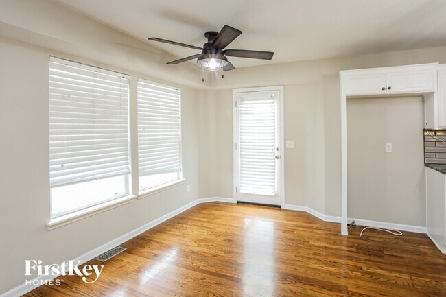 Foto del edificio - 4323 NE 85th St