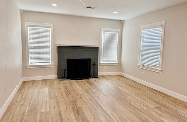 Foto del edificio - 1214 Donaldson Ave