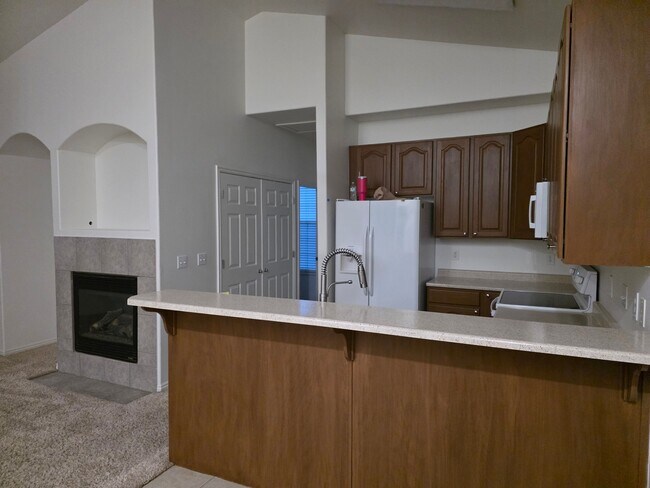 Foto del edificio - 473 N Kent Ln