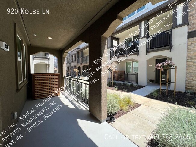 Foto del edificio - 920 Kolbe Ln
