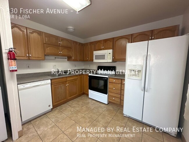 Building Photo - Ground Floor 2 Bed Apartment w/ Washer and...