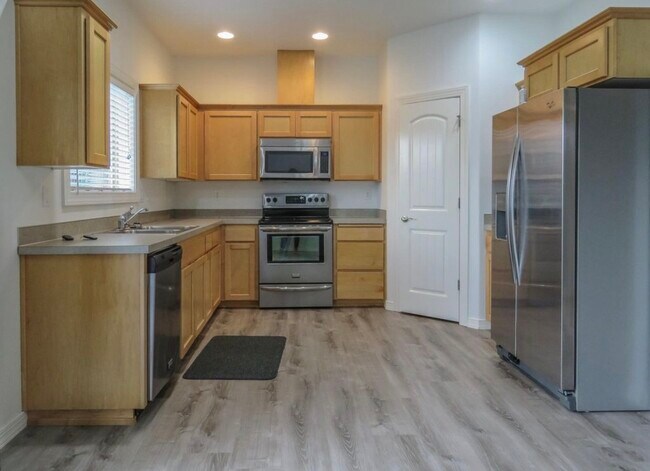 Foto del edificio - 758 Meadowlawn Pl