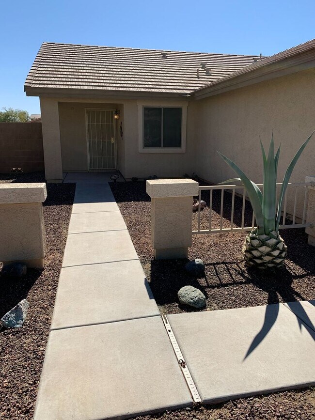 Foto del edificio - COMING SOON! Beautiful 3 Bed 2 Bath Home o...