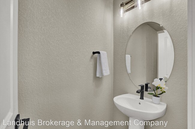 Foto del edificio - 3 br, 2.5 bath House - 6124 Big Bird Dr