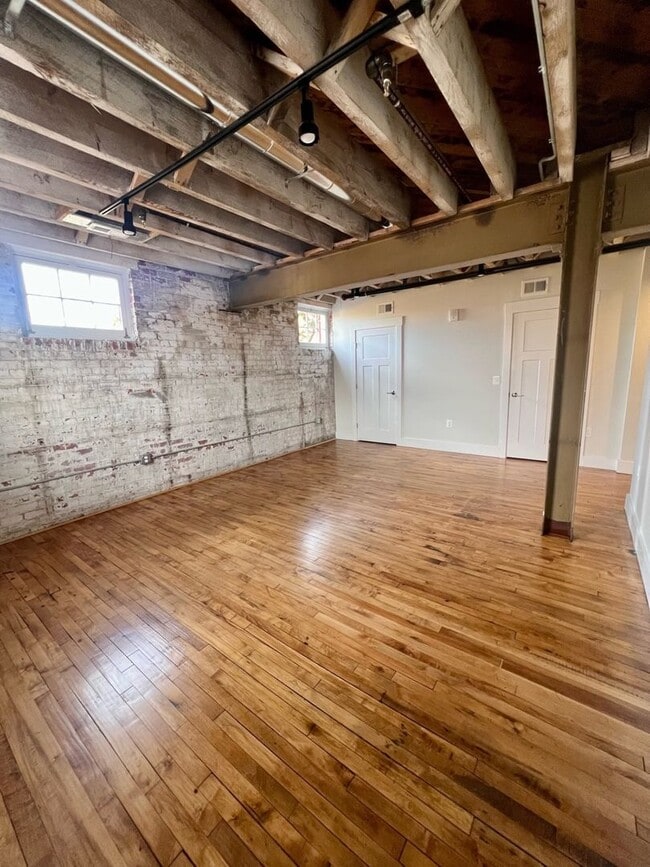 Building Photo - 401 Princess Anne St