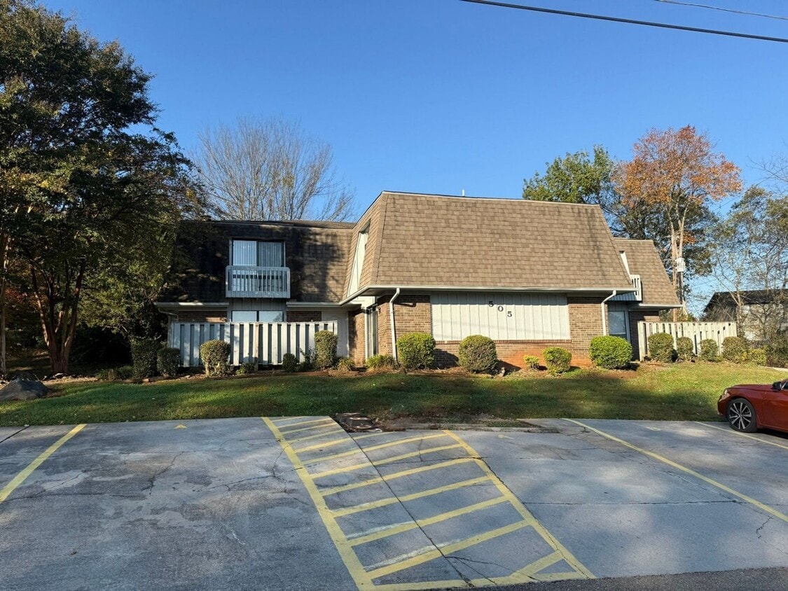 Photo - 505 Cross Creek Rd