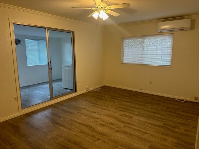 Foto del edificio - 371 Oak Ave
