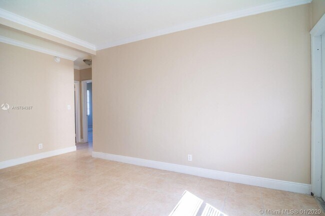 Foto del edificio - 717 NW 14th Terrace