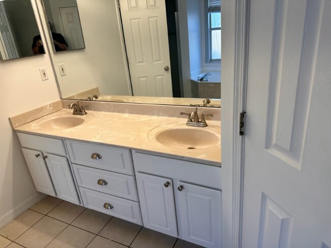 Foto del edificio - 345 Eventide Drive