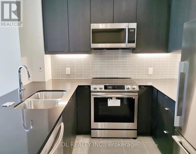Building Photo - 50-450 Thomas Riley Rd