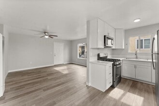 Building Photo - 320 Willie James Jones Ave