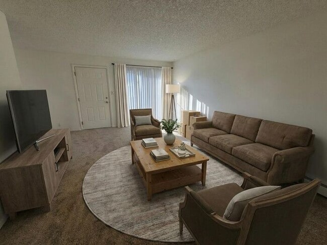 ***1/2 OFF THE FIRST MONTH"S RENT ***MOST UTILITIES INCLUDED***Cute 3 Bdrm, 1 Bath in Loveland - ***1/2 OFF THE FIRST MONTH"S RENT ***MOST UTILITIES INCLUDED***Cute 3 Bdrm, 1 Bath in Loveland House